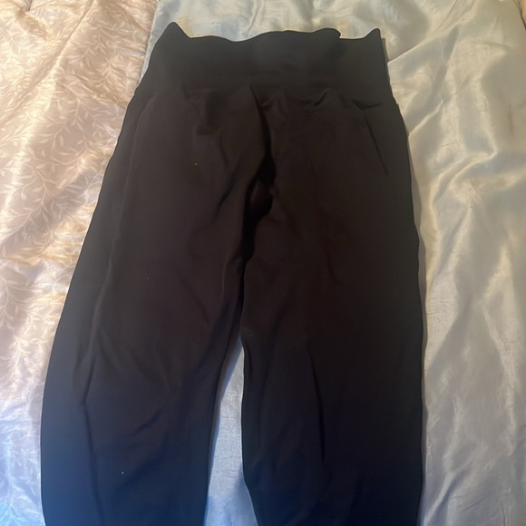 Scrunch butt tummy control leggings. - Picture 2 of 2